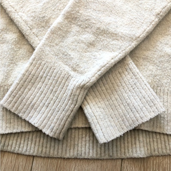 Uniqlo Wool Blend Mock Neck Sweater in White Light Grey Heather Size S - Picture 6 of 10